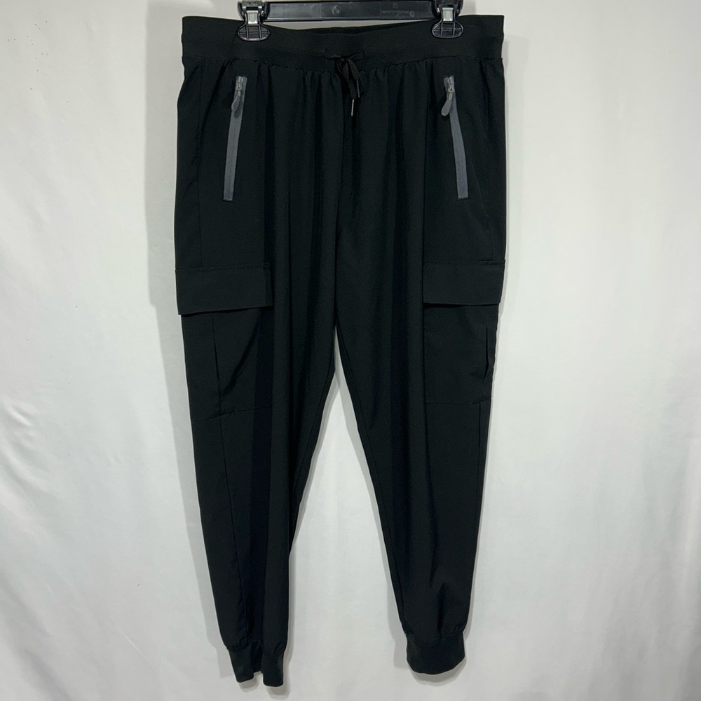 Womans Black Cargo Pants with Gray Accents. Lots of stretch.